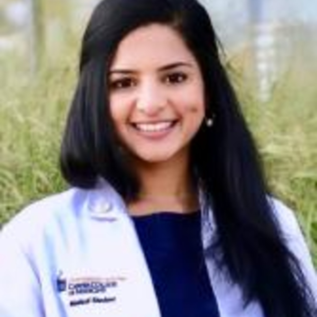 Aparna Ajjarapu headshot